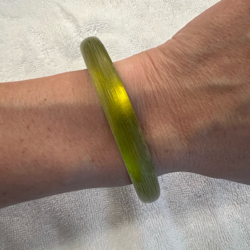 Alexis Bittar Lucite Green Skinny Tapered Bangle One Size